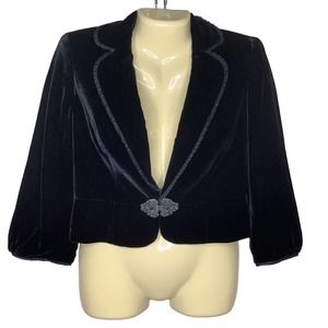 Vintage Jacket Womens 4 Black Velvet Silk Blend Crop Brooch Clasp Steampunk Goth